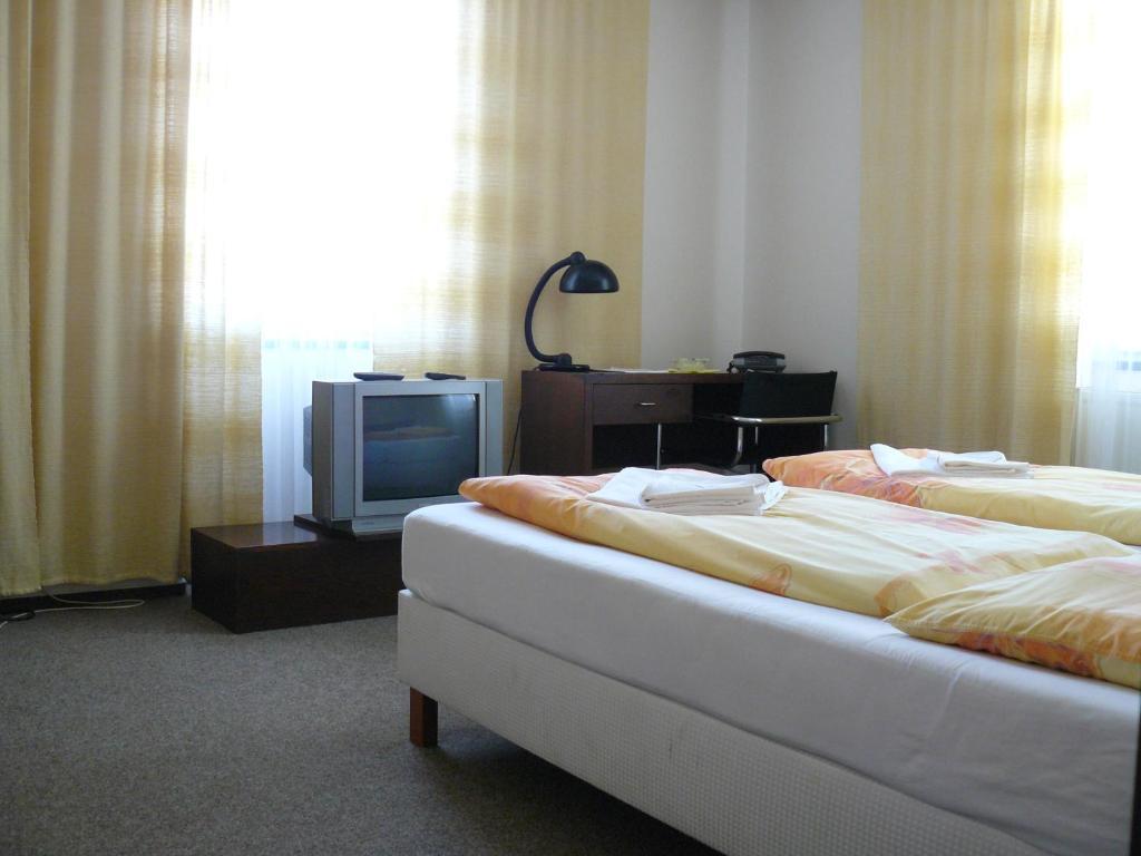 Hotel Bila Ruze Brünn  Szoba fotó